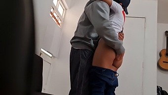 Yoselins Hemmelige Colombianske Kameramøde Med Stedfætter