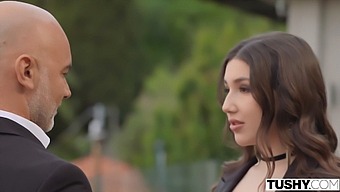 Watch The Seductive Latin Dancer Lisa In A Wild Anal Encounter