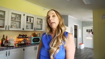 Step-Siblings Meet For Free Pussy Fucking