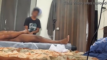 Urut Tekanan Dan Akhiri Dengan Catatan Sensual