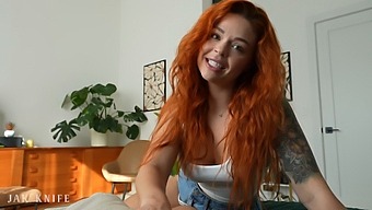 Cuck Priateľ Sleduje Svoju Priateľku Sinatra Monroe V Akcii.